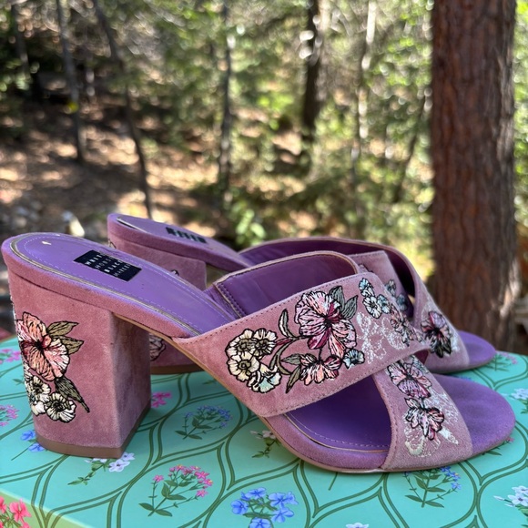 White House Black Market “Zuri” Lavender Cross-Band Floral Embroidered Mules - Picture 1 of 8